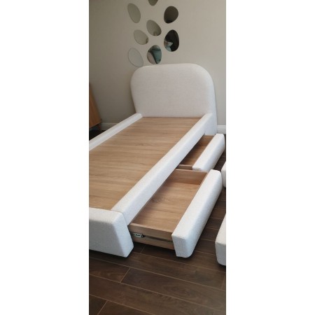 Pat pentru copii cu sertare de depozitare  